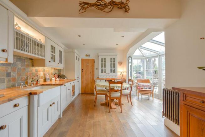 PICTURE BAY WINDOW