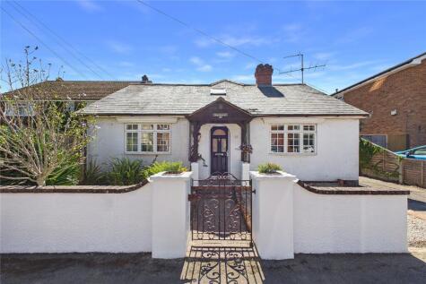Grasmere Road, Lightwater, Surrey, GU18