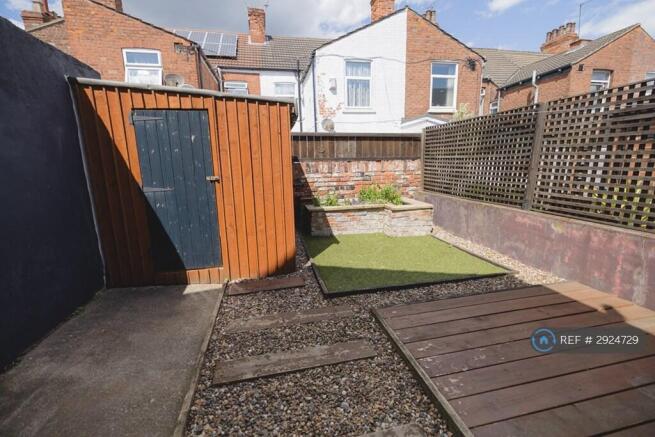 2 bed Terraced to rent Image 8