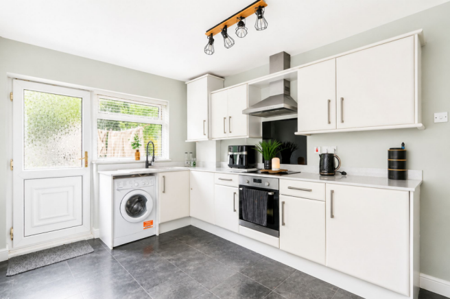 2 bed Semi-Detached Bungalow for sale Image 6