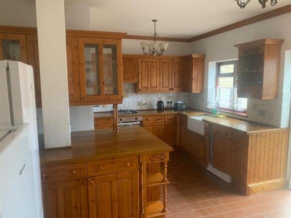 Kitchen (front) .2.jpg