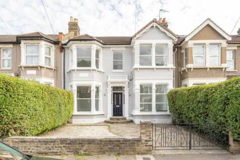 Courtland Avenue, Ilford