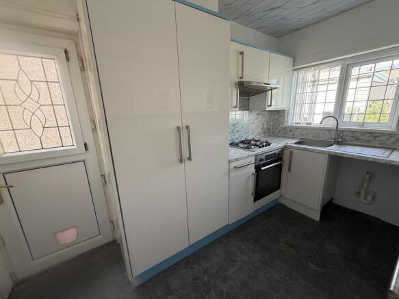 3 bed Semi-Detached to rent Image 8