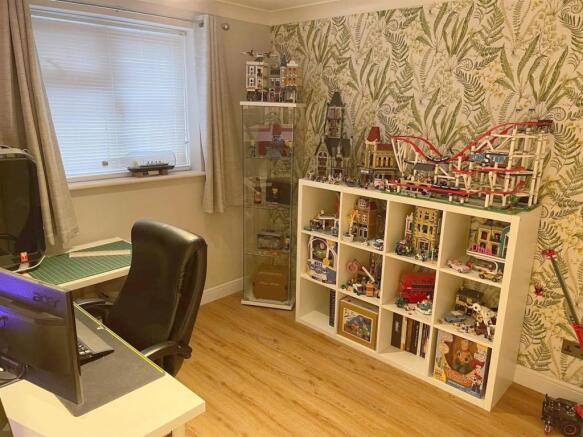 Bedroom 4.jpg