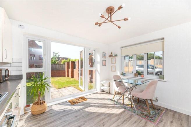 3 bed Semi-Detached for sale Image 6