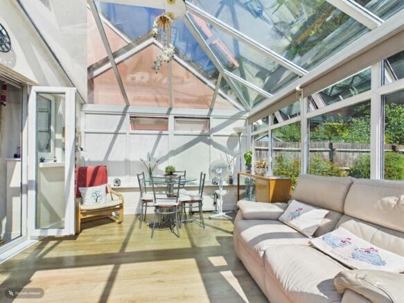EWEMOVE TIVERTON - WOODLAND CLOSE