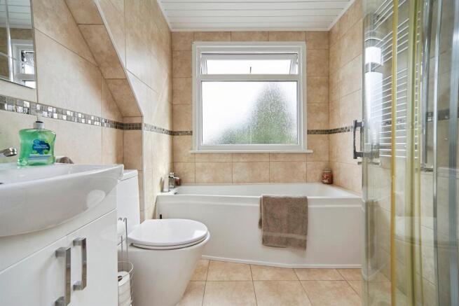 3 bed Semi-Detached for sale Image 10