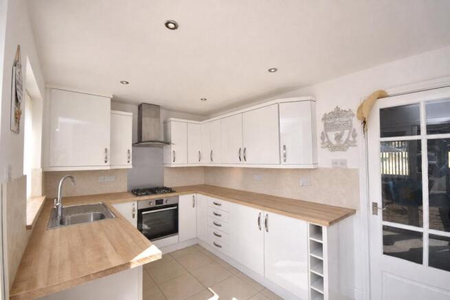 3 bed Terraced for sale Image 3
