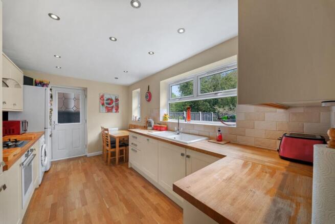 3 bed Detached for sale Image 11