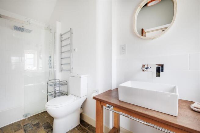 Annexe bathroom