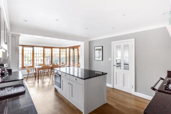 kitchen 2.jpg