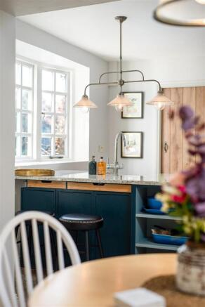 Kitchen_3.jpg