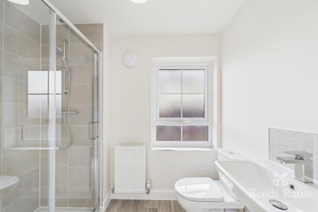 3 bed Detached to rent Image 8