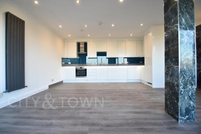 Fully fitted kitchen