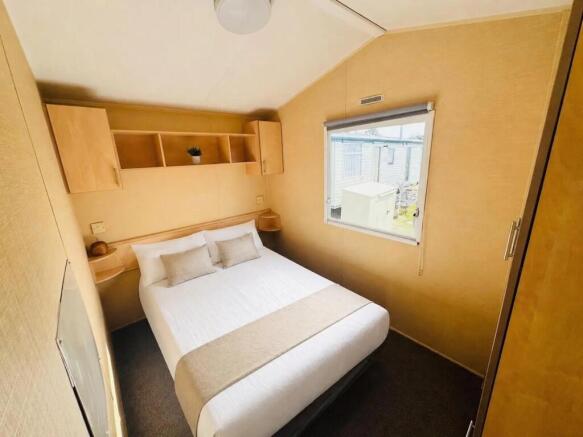2011 Willerby Magnum, Seawick Holiday Park, St Osyth, Clacton-on-Sea, Essex, CO16 8SG photo 5