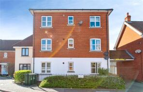 56, Mary Rose Close, Chafford Hundred, Grays RM16 6LY