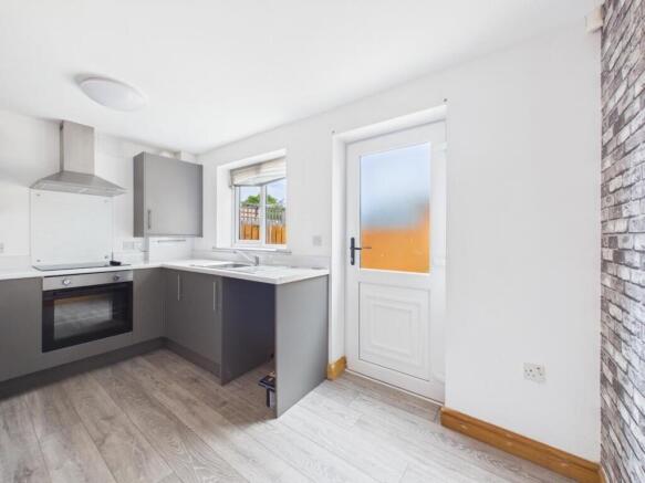 2 bed House for sale Image 12