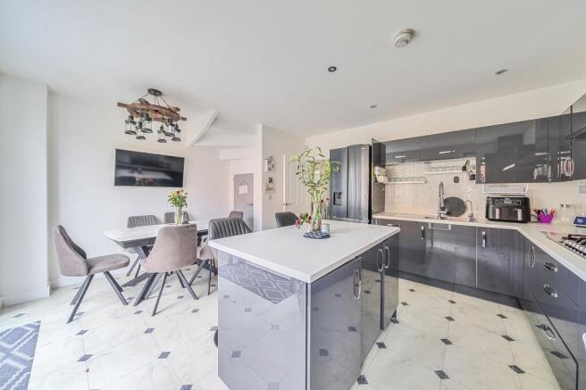 Kitchen /Dining Room