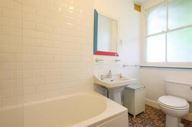 2 bed Apartment for sale Image 10