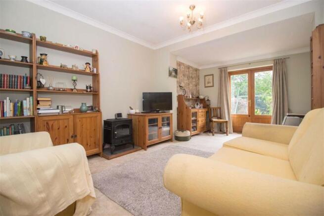 EXTENDED LOUNGE/DINING ROOM