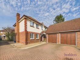 5, Sumner Place, Addlestone KT15 1QD