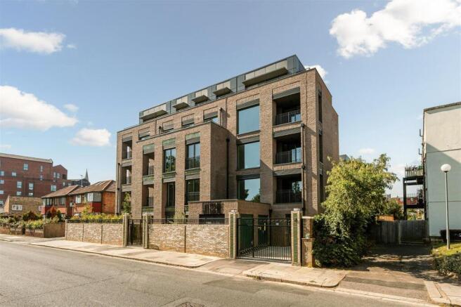 94 East Acton Lane Communal-3.jpg