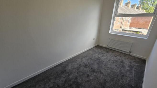 2 bed House to rent Image 6