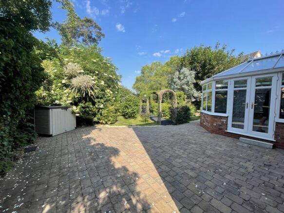 Patio area to left 