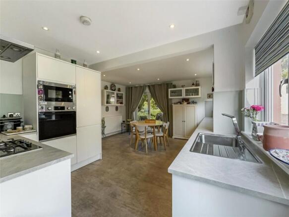 Kitchen/Dining Area