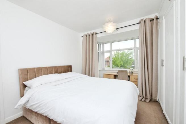 3 bed Semi-Detached for sale Image 11
