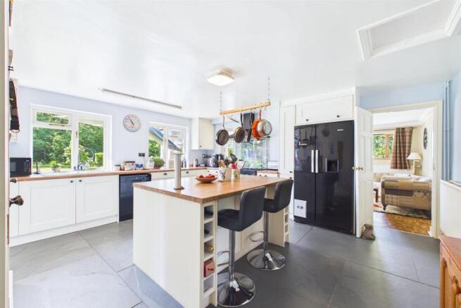 Kitchen-Breakfast Room