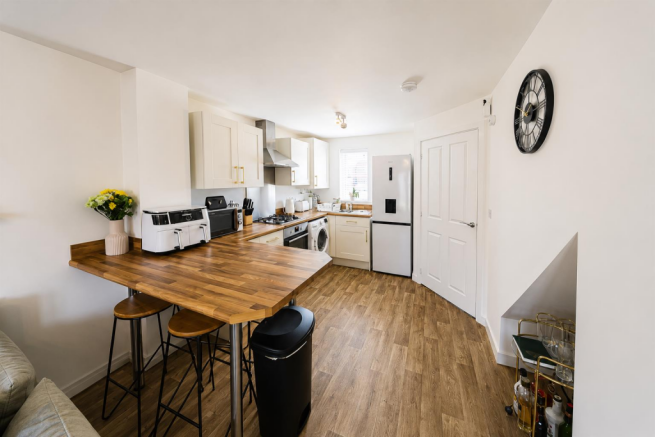 3 bed Terraced for sale Image 6