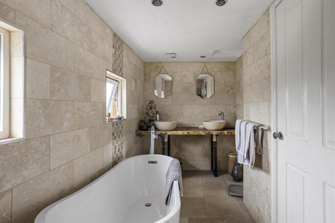3 bed Detached for sale Image 11