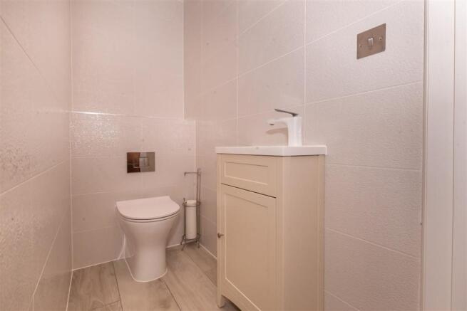 2 Abbotts Way (14).jpg