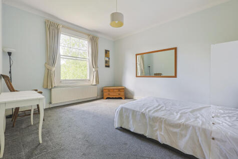 Avenue Road, London, W3