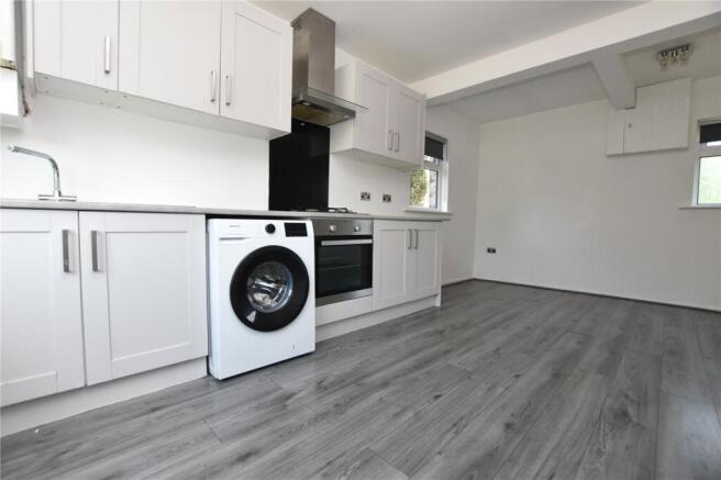 3 bed Semi-Detached for sale Image 4