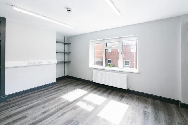 4 bed House for sale Image 8