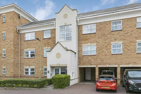 International Way, Sunbury-on-Thames, Surrey, TW16