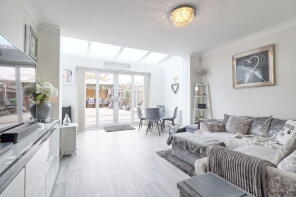 67, Harper Close, Chafford Hundred, Grays RM16 6DA