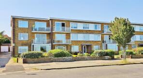 6, 25 Marine Court, The Esplanade, Frinton-on-sea CO13 9AT