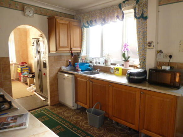 Large Kitchen / Diner/ Utility Potential