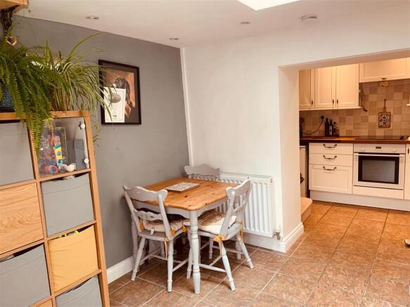 breakfast room.jpg