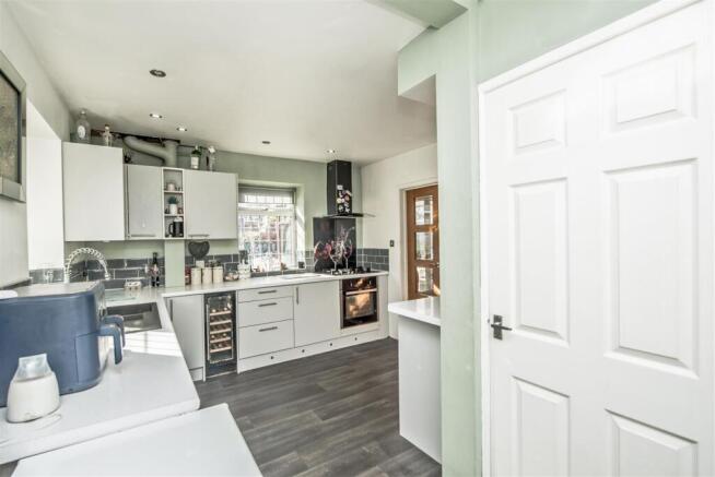 Fitted Kitchen: