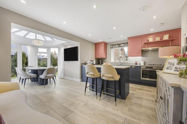 Kitchen/Dining/Famil