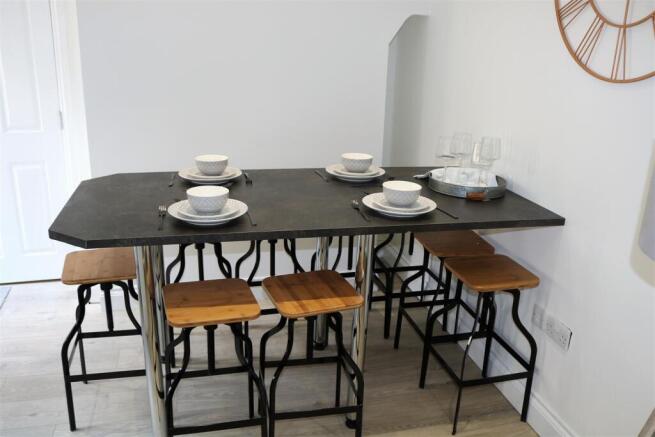 Dining Area 2.JPG