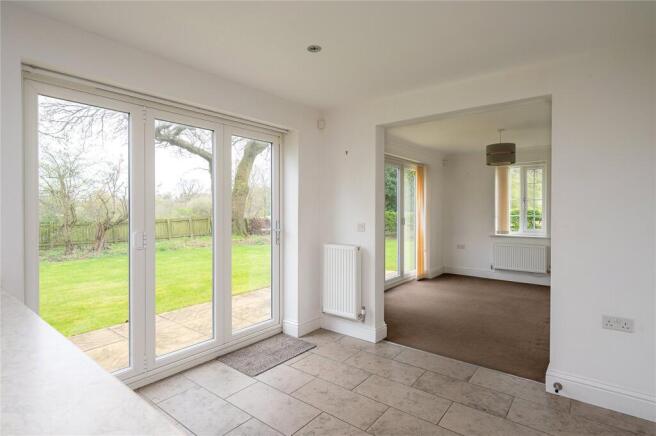 6 bed Detached for sale Image 7
