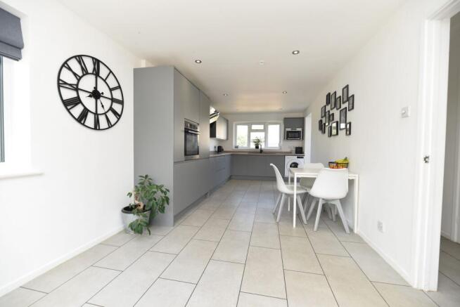 St. Margarets Road, Wyton, PE28 photo 4