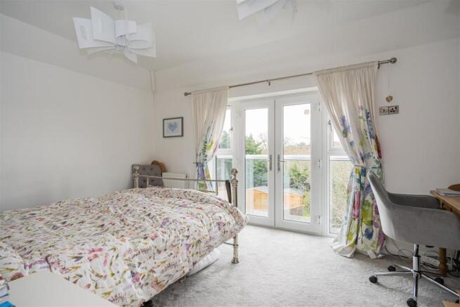 36 Littleworth Road Bedroom 1.jpg