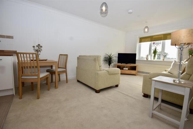 2 bed Retirement Property for sale Image 8