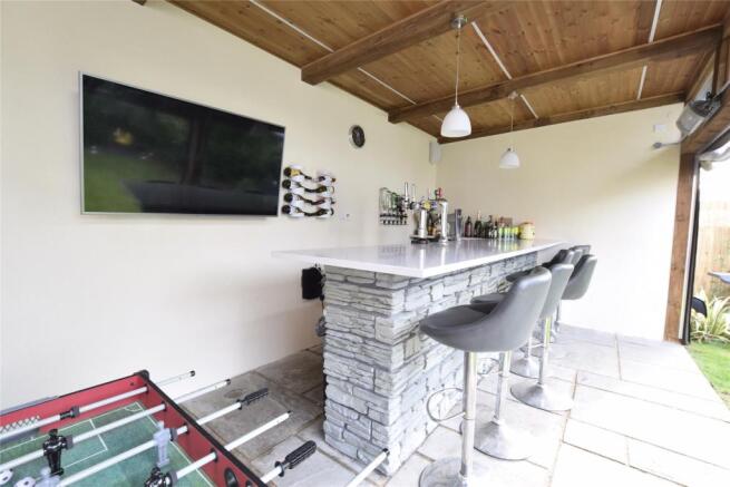 Bar/Recreation Area